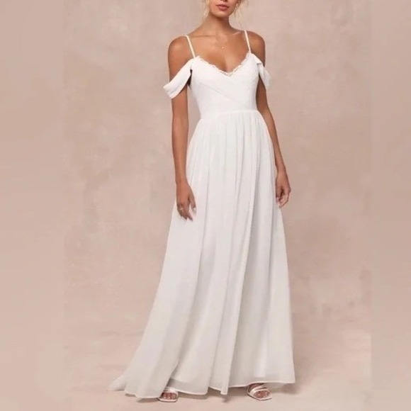 Lulus Dresses & Skirts - Lulus Marcelyn Maxi Dress Womens XL White Pleated V-Neck Cold-Shoulder Back Zip